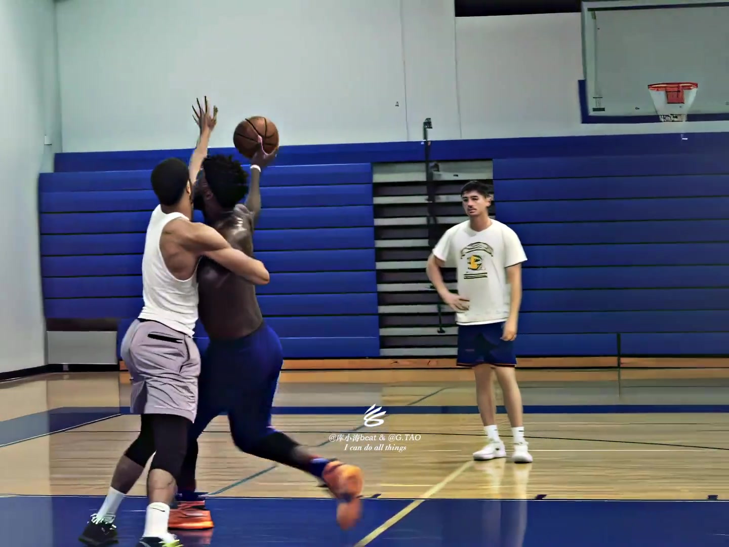  恩比德参加全明星单挑赛你就说谁能防住