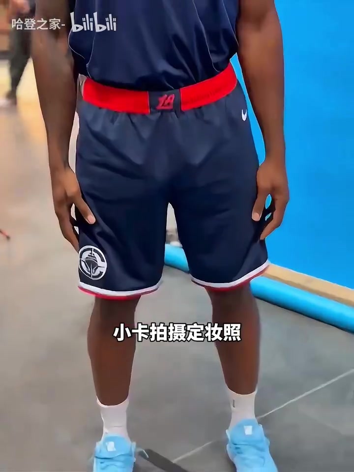  快船媒体日总结全员拍摄定妆照哈登即将开启第十七个赛季