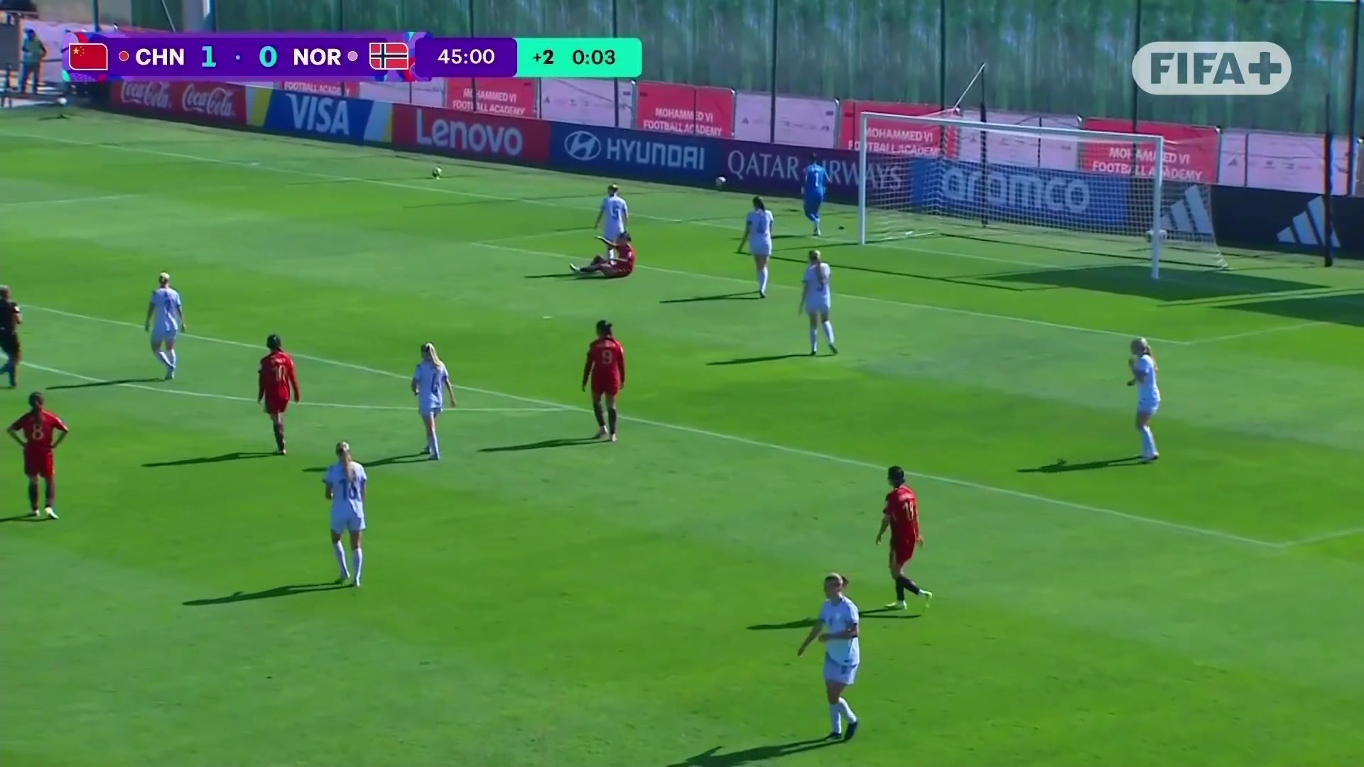  周欣怡点射破门U17中国女足半场2-0领先挪威